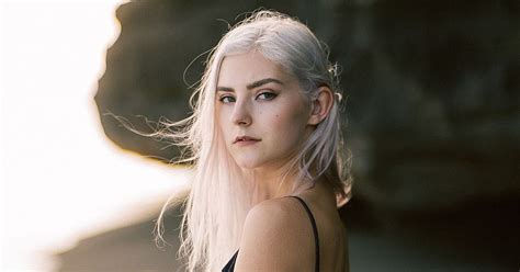 Eva Elfie to stream together with Amouranth in Hot Tub session .